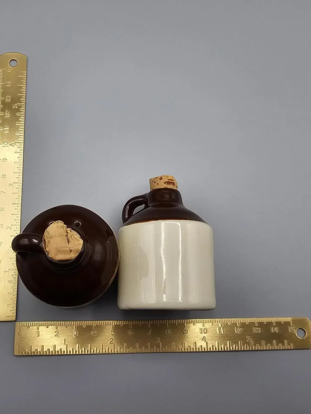 Williamsburg Virginia Ceramic Salt and Pepper Shakers with Cork Stoppers